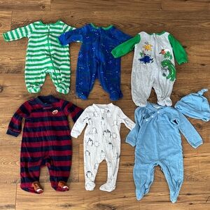 Bundle of baby boy pajamas / footie sleepers, size 3 months